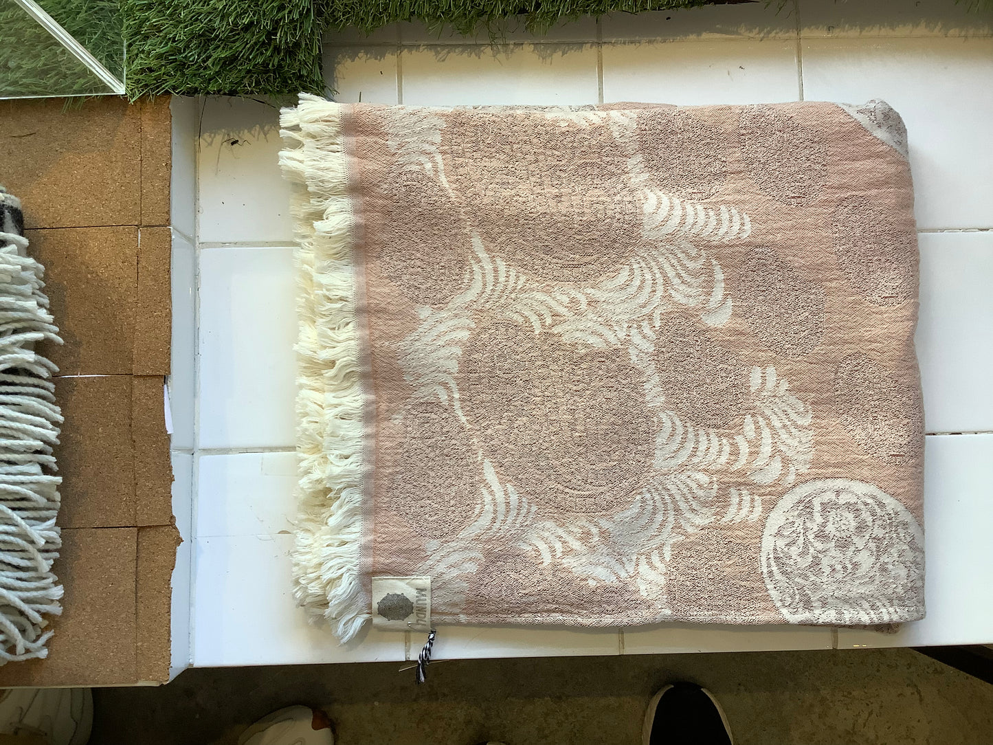 Mundu - Thow
