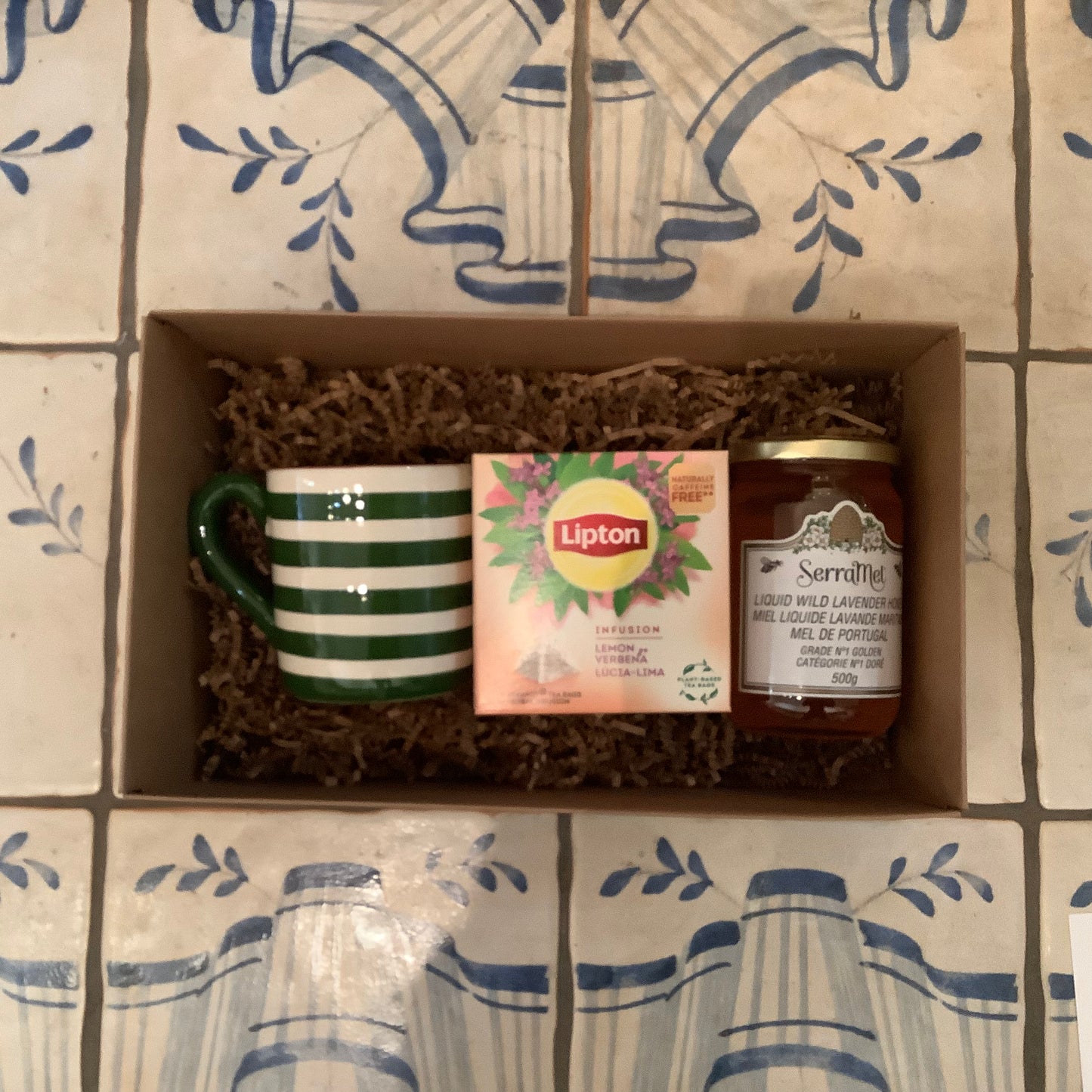 SAUDADE GIFT BOX - Casa Cubista Mug, Tea & Honey