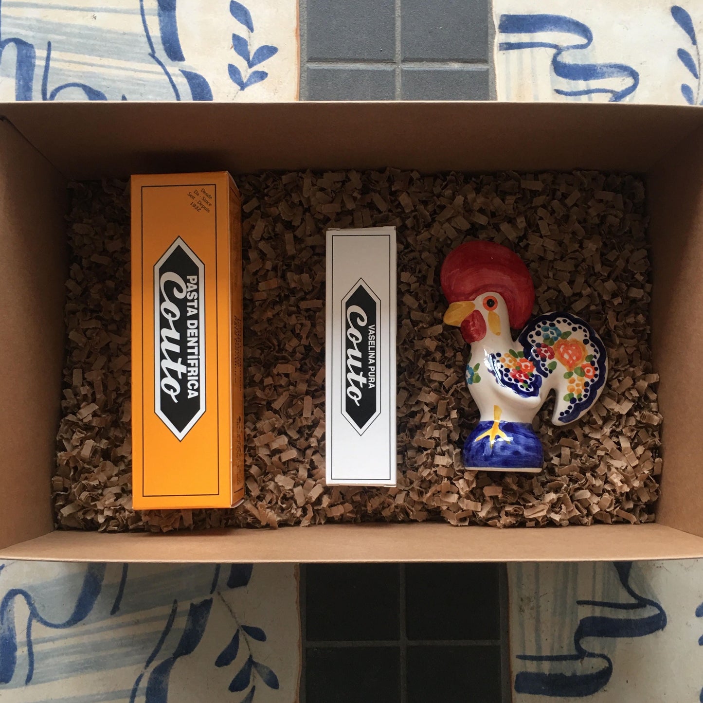 SAUDADE GIFT BOX - Couto toothpaste, Couto vaseline, Love rooster