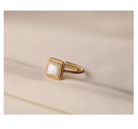 Boheme - Emma ring 7 mm mother of pearl