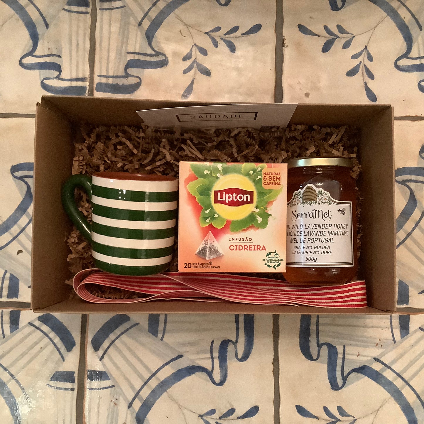 SAUDADE GIFT BOX - Casa Cubista Mug, Tea & Honey