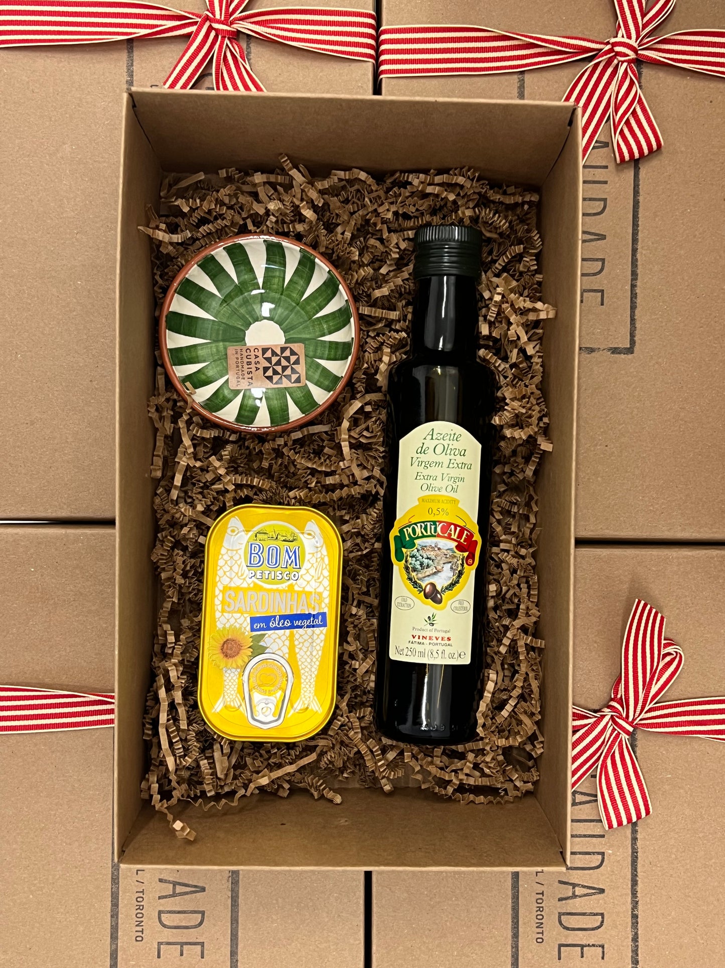 Gift Box Set - Casa Cubista Bowl, Olive Oil, and Bom Petisco Tinned Fish