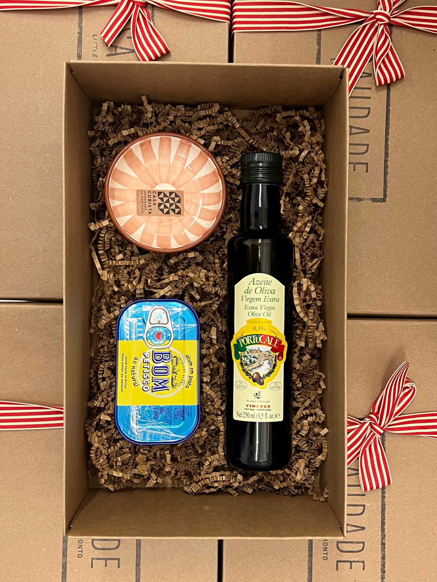 Gift Box Set - Casa Cubista Bowl, Olive Oil, and Bom Petisco Tinned Fish