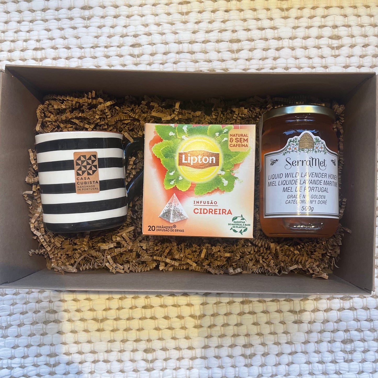SAUDADE GIFT BOX - Casa Cubista Mug, Tea & Honey