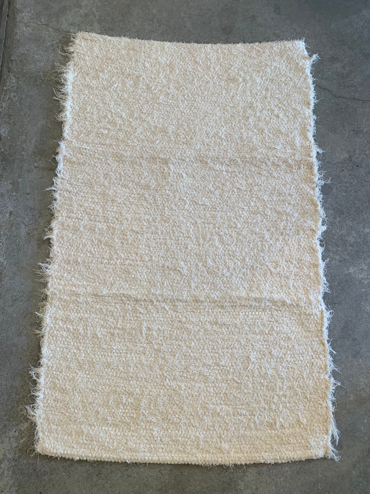 Vianatece - Mara Rug - 2’ x 3.2’ - Cream