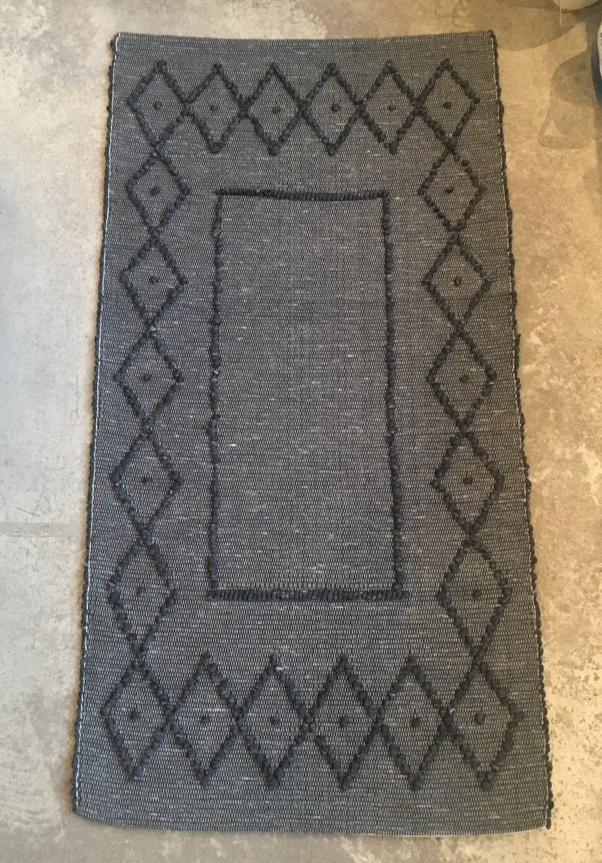 Traditional Pulled Rug - 2.5' X 4.5' - Various Colours