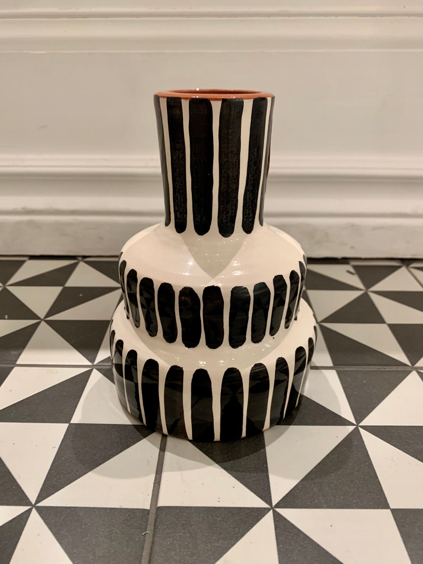 Casa Cubista - Medium Stepped Vase - Black