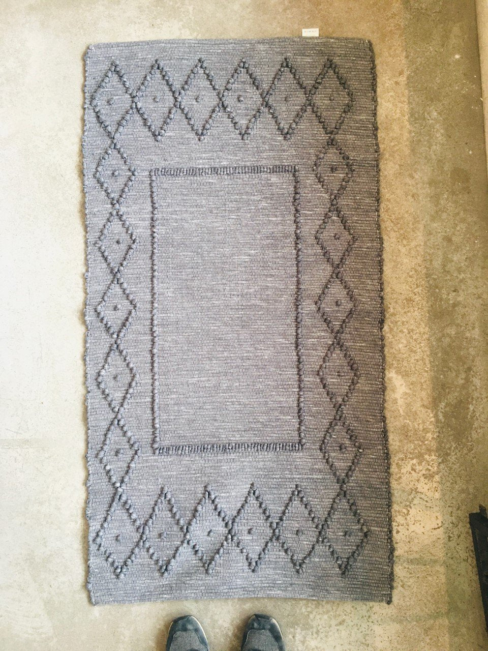 Traditional Pulled Rug - 2.5' X 4.5' - Various Colours